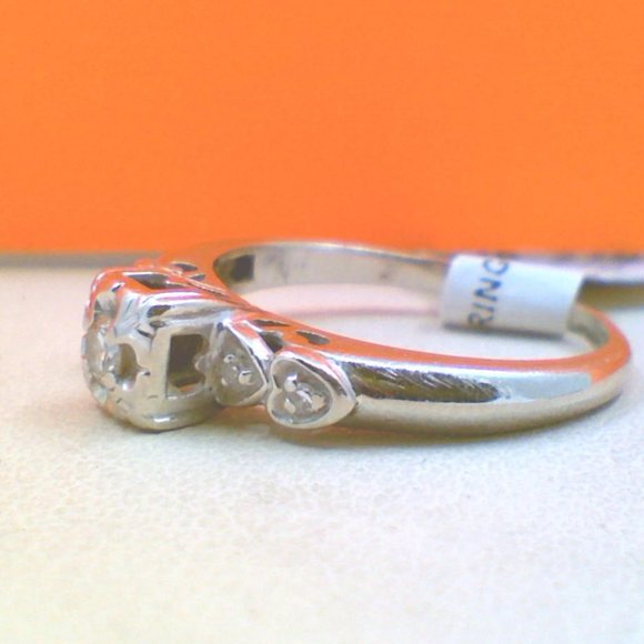 💛14K Vintage Diamond Heart Ring💛 - Picture 3 of 8